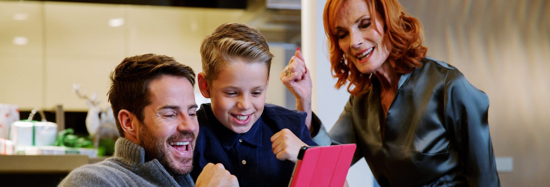 Jamie Redknapp and family play Vodafone's Family Festive Game on VeryMe