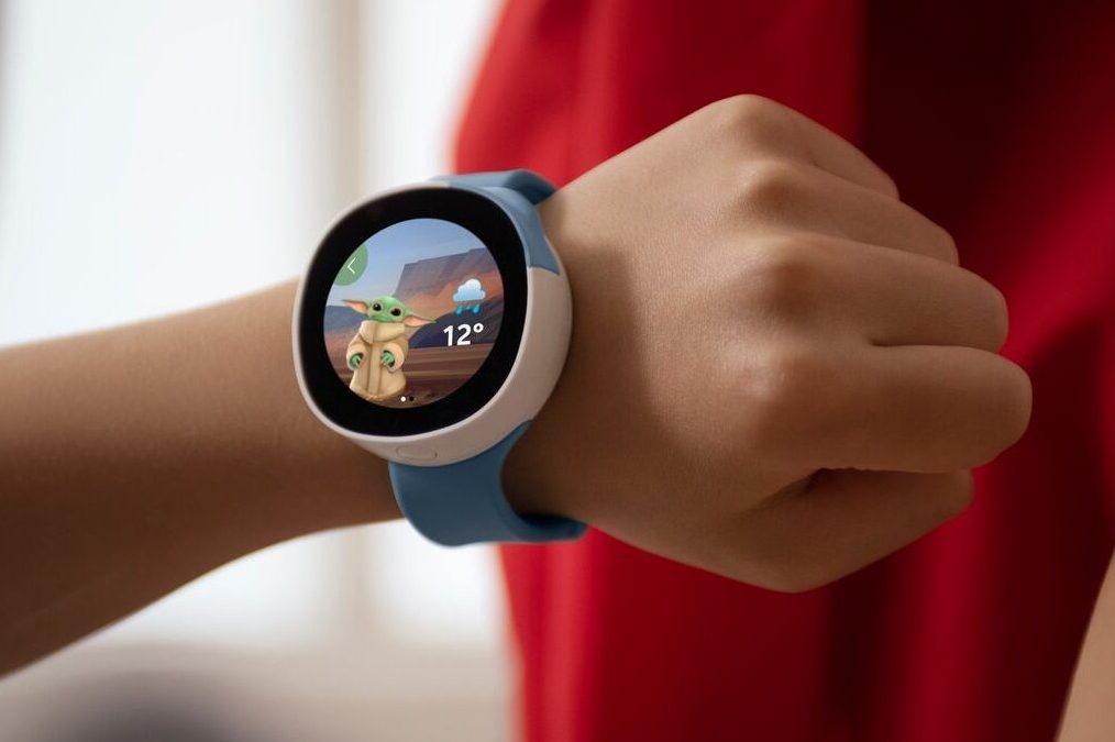 illustrative image of the Vodafone Neo Disney smartwatch for kids