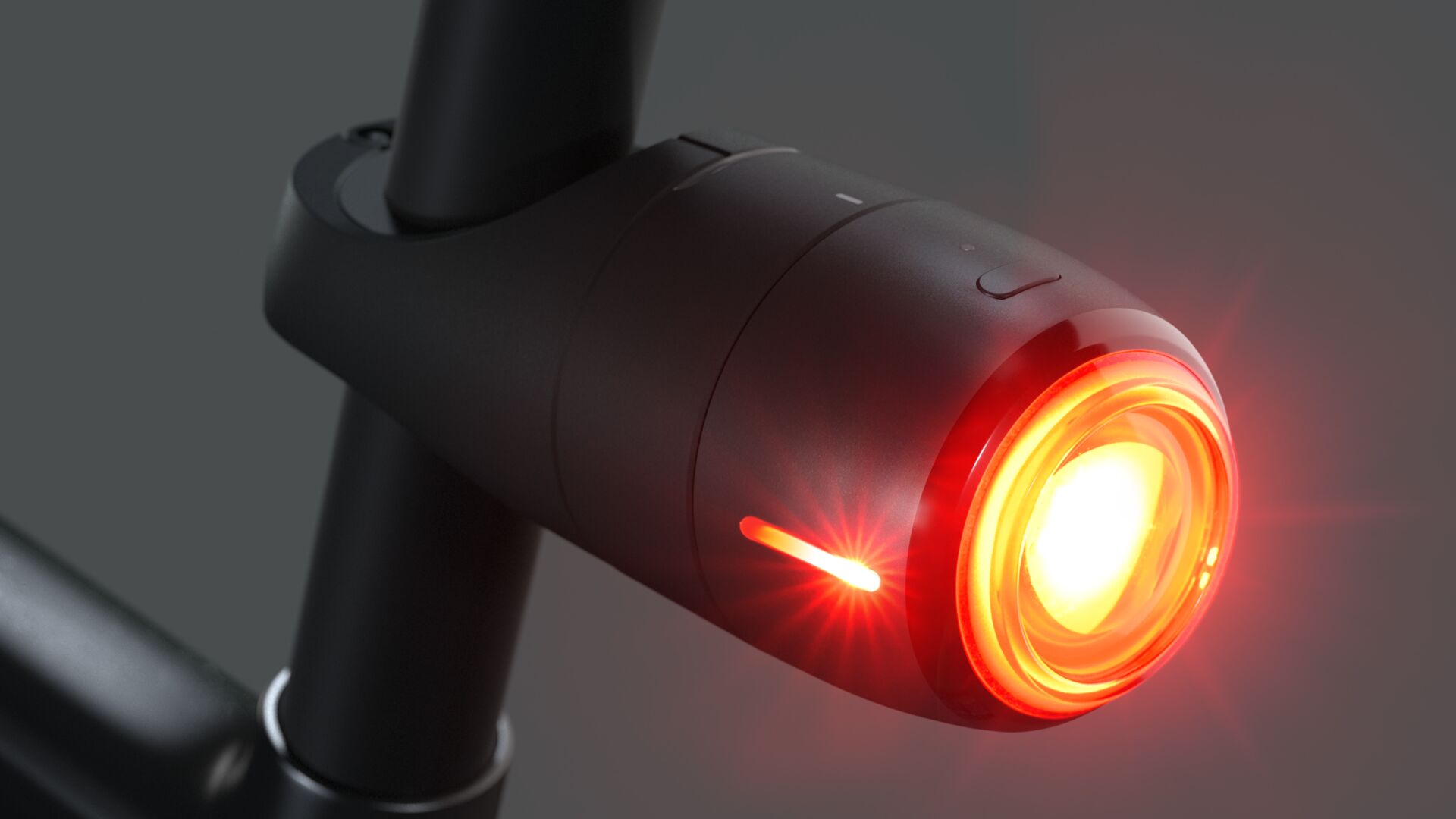 an image of the Vodafone Curve Bike light and GPS tracker