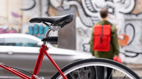 Pioneering Curve Bike light &#038; GPS tracker launches to help cyclists stay safer on the road
